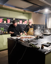 Laden Sie das Bild in den Galerie-Viewer, Kochkurs im PNT Center "Foodpunk Spezial – Kochen & Ernährungswissen mit Marina & Barbara" 13. November 2025 17:00-21:00 Uhr